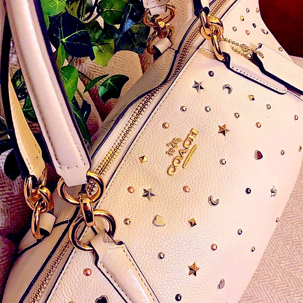 Woman’s👜 “Coach” purse